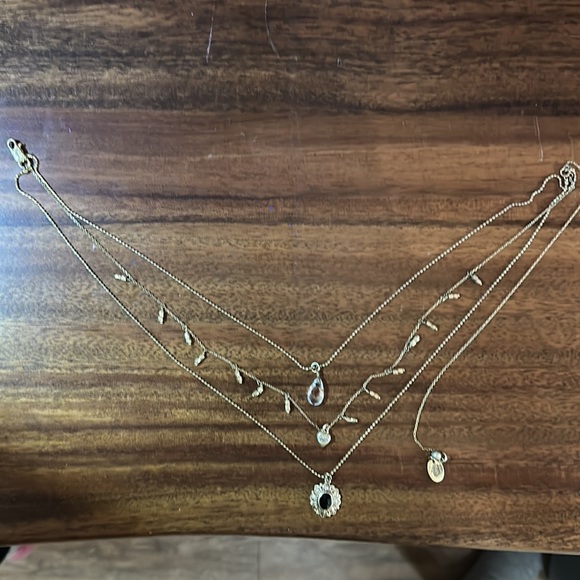 Juicy Couture Gold 3 Layer Necklace - Picture 2 of 4